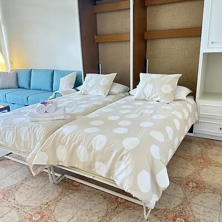 Cocohomes Ikarus Con Jardin Apartamento